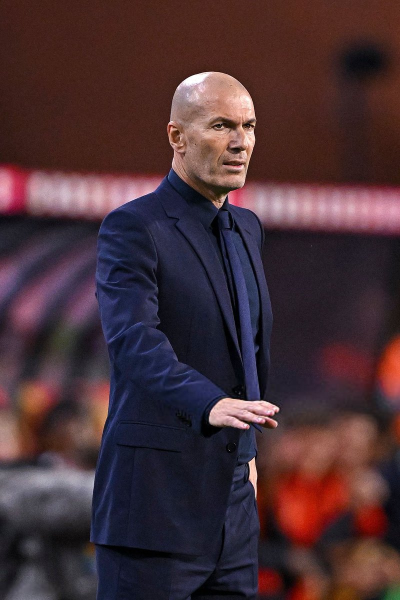 ActuFoot_'s tweet photo. Le match face à l’Italie 🇮🇹 ?

"ZIDANE PENSE À CE RENDEZ-VOUS DEPUIS LE DÉBUT DU RASSEMBLEMENT ET N’ENVISAGE PAS UN AUTRE SCÉNARIO QUE… LA VICTOIRE." 🇫🇷😤

🗞️ @lequipe https://t.co/oxWiNWP6Us