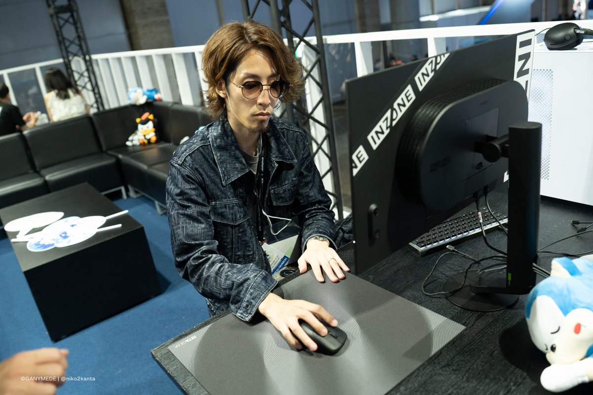 zetadivision's tweet photo. YukaFや他FPS部門選手も多数開発に携わったZETA GEAR MOUSEPAD M1
デバイスオタク必見の一品です👀 https://t.co/KpufEwykq8