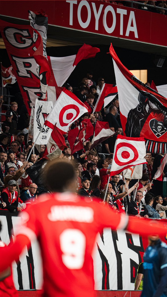 VAFC's tweet photo. 4️⃣ nouveaux fonds d'écran pour vous la #TeamVAFC ! 📲
#VAdn 🧬 https://t.co/p9KkmVD3BM