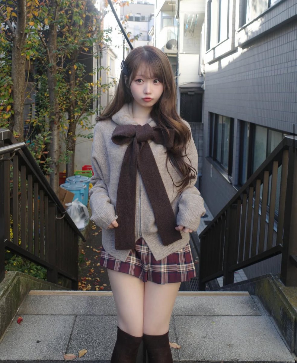 ___h___r___k__'s tweet photo. ZARA新作！去年みりにゃ着用でバズったリボンニットの色ち（リボン小さめ？）みたいなやつ https://t.co/0mzevHWyPB