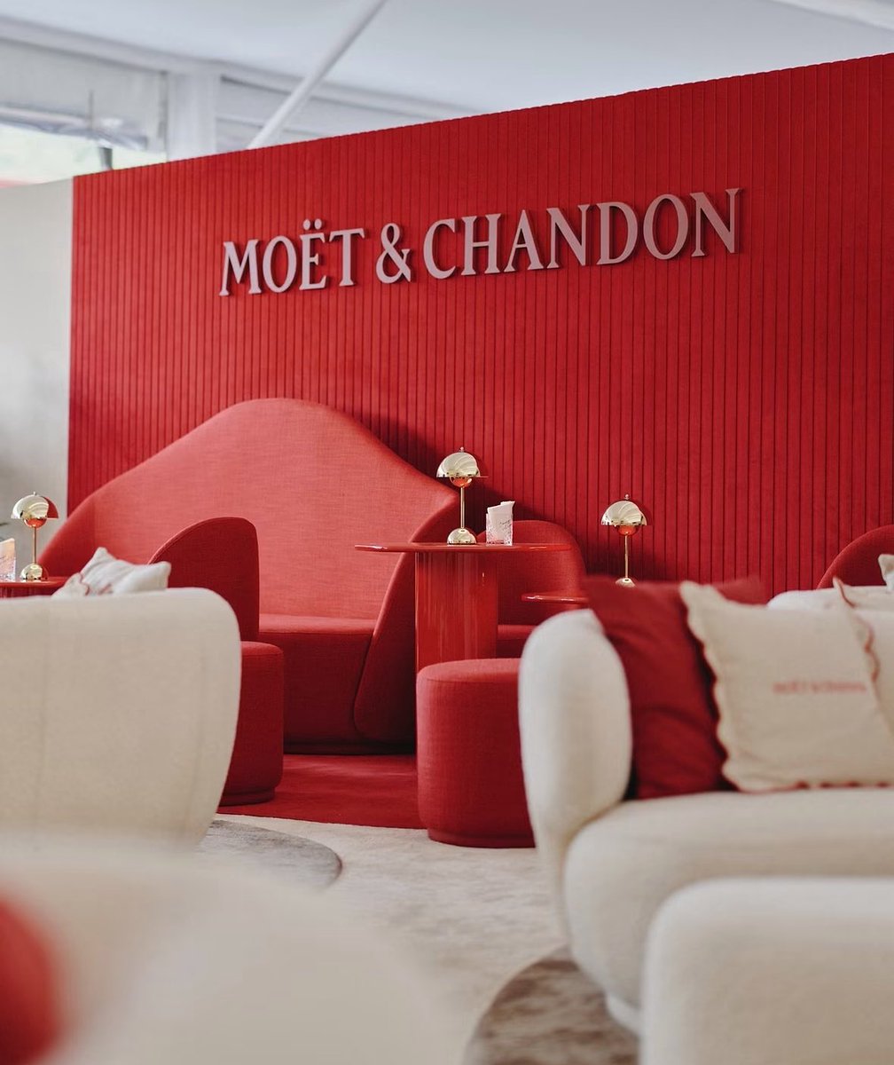 BibleAesthetic's tweet photo. Joining F1 with Moët &amp; Chandon club 😭

@biblesumett @F1 
#BibleWichapas ❤︎ #bsumone https://t.co/UHSq6KYSRD