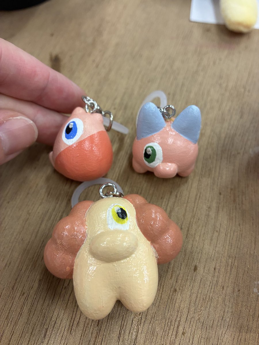 ayane_craft's tweet photo. 奉納完了！
みんな奉納してきました！
引地さんの作った世界を楽しむだけじゃなくて、それぞれが新しい「いのち」を作って、それがまた誰かの「作りたいに繋がっているのが素敵だと思う。
#HELLOWWORLDs 
↓歴代ペットたちの“こもんずのこ” https://t.co/cIw2vgCGLC