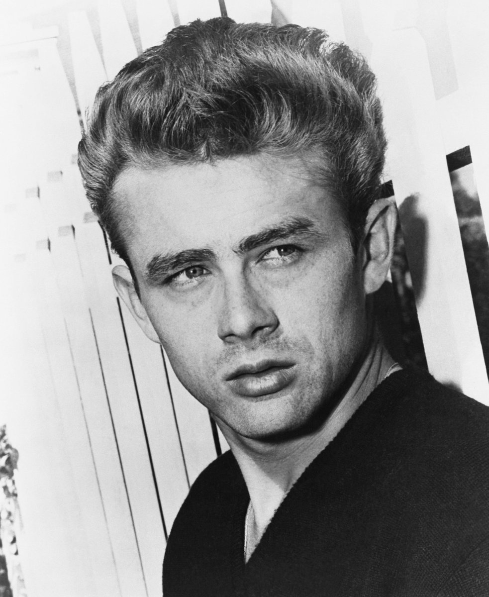 dvesean's tweet photo. September 30 1955
18 days before I was born.

Hollywood Legend James Dean was only 24 when he was killed in a car accident in Southern California, today in 1955.

James Dean had a very short professional career (5 yrs) & he only starred in 3 major films:

East Of Eden
Giant &
Rebel Without A Cause.

James Dean was VERY influential w/all the young people who watched his movies in theatres in The 1950's.