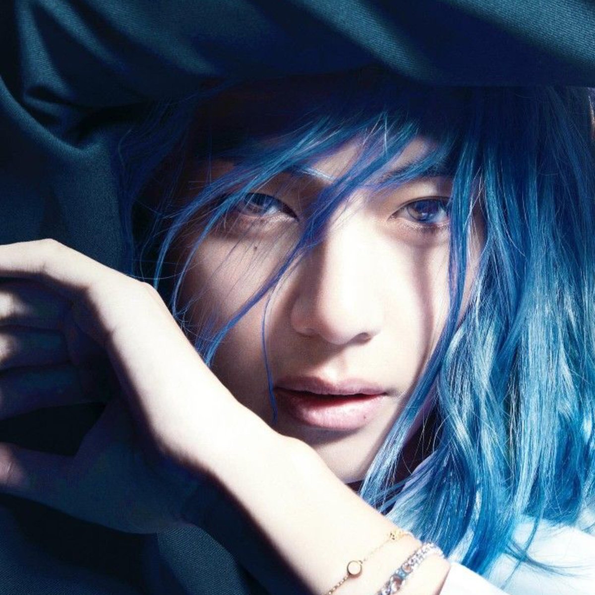 taeprettyeyes's tweet photo. Some taehyung pics that feels like ai but are actually real ! https://t.co/EUPMR0PkZR
