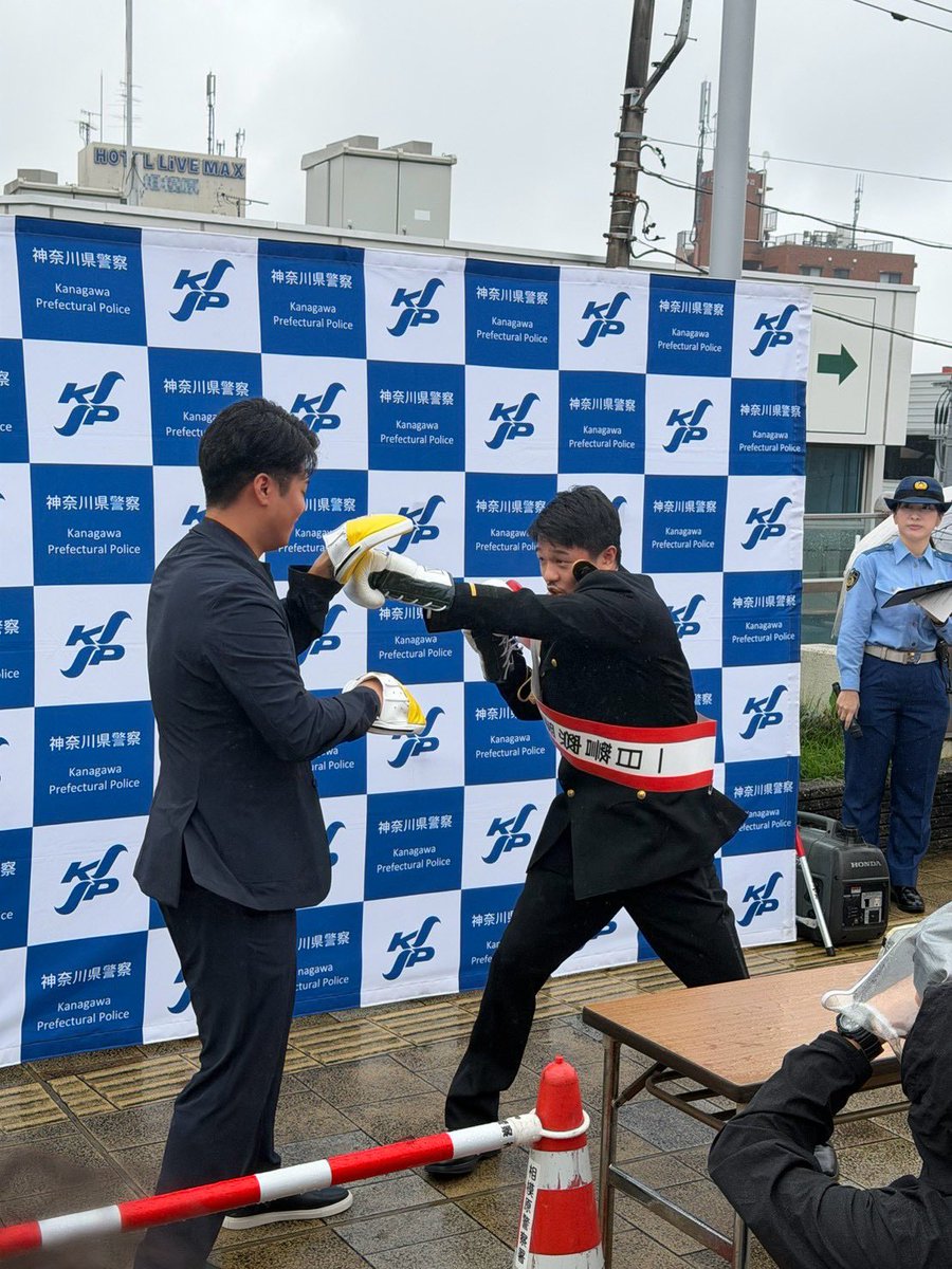BoxerJunto's tweet photo. 交通安全よろしくお願いいたします！

感謝！感謝！ https://t.co/xS9gF0qPc0