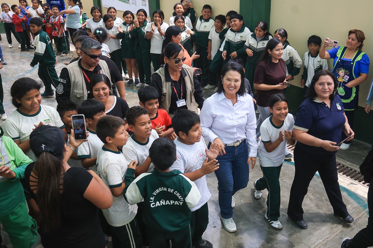 prensaperupe's tweet photo. 🇵🇪En su 16.º viaje de trabajo, presidenta Keiko Fujimori entrega más de 73 km de defensas ribereñas en Ica y Cañete antes de la llegada del Fenómeno El Niño extraordinario.   
https://t.co/ypEKx06TY6 https://t.co/oe4NkRi8Y3
