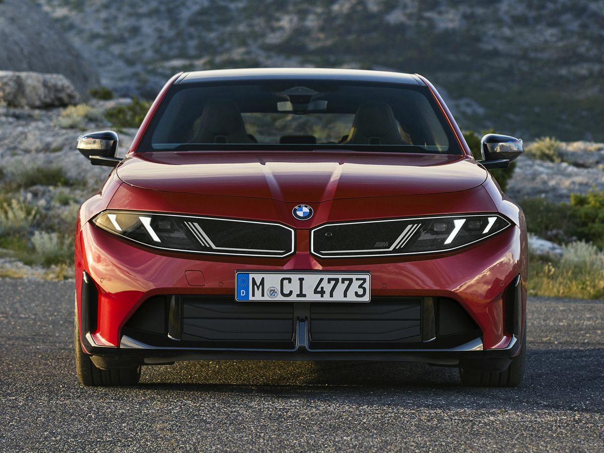 Ryan_Bubear's tweet photo. 👀 New G50-generation BMW 3 Series revealed and SA line-up confirmed... 🇿🇦

🚘 Adopts styling from i3 saloon  
😲 M350 xDrive boasts 326 kW
⛽️ 4-cylinder 320 offers 155 kW
⚡️ i3 50 xDrive coming to SA, too
🧐 No mention of turbodiesel...

👉 Details here: https://t.co/fEPoTx84k7 https://t.co/IxYxjOU0vM