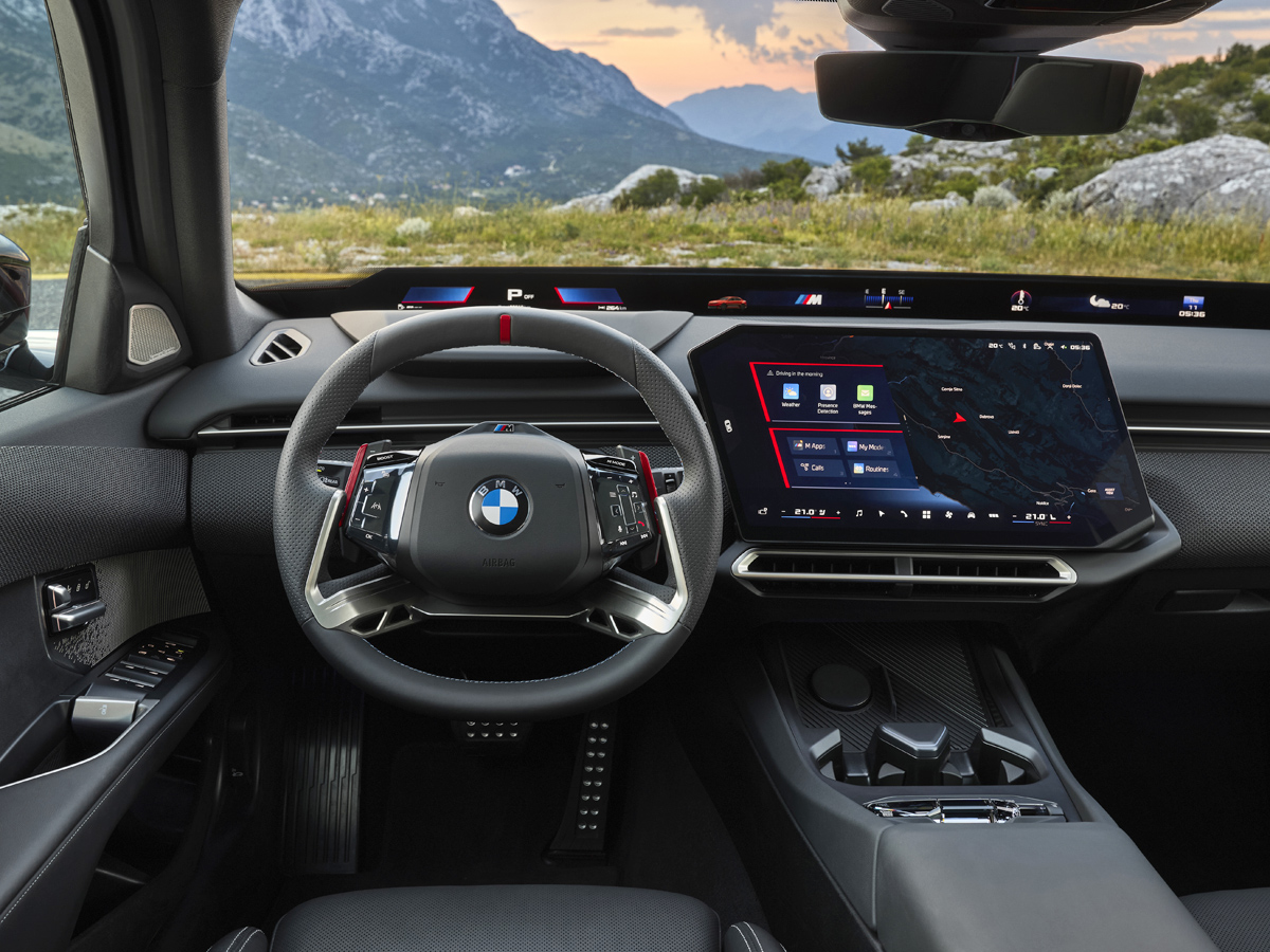 Ryan_Bubear's tweet photo. 👀 New G50-generation BMW 3 Series revealed and SA line-up confirmed... 🇿🇦

🚘 Adopts styling from i3 saloon  
😲 M350 xDrive boasts 326 kW
⛽️ 4-cylinder 320 offers 155 kW
⚡️ i3 50 xDrive coming to SA, too
🧐 No mention of turbodiesel...

👉 Details here: https://t.co/fEPoTx84k7 https://t.co/IxYxjOU0vM