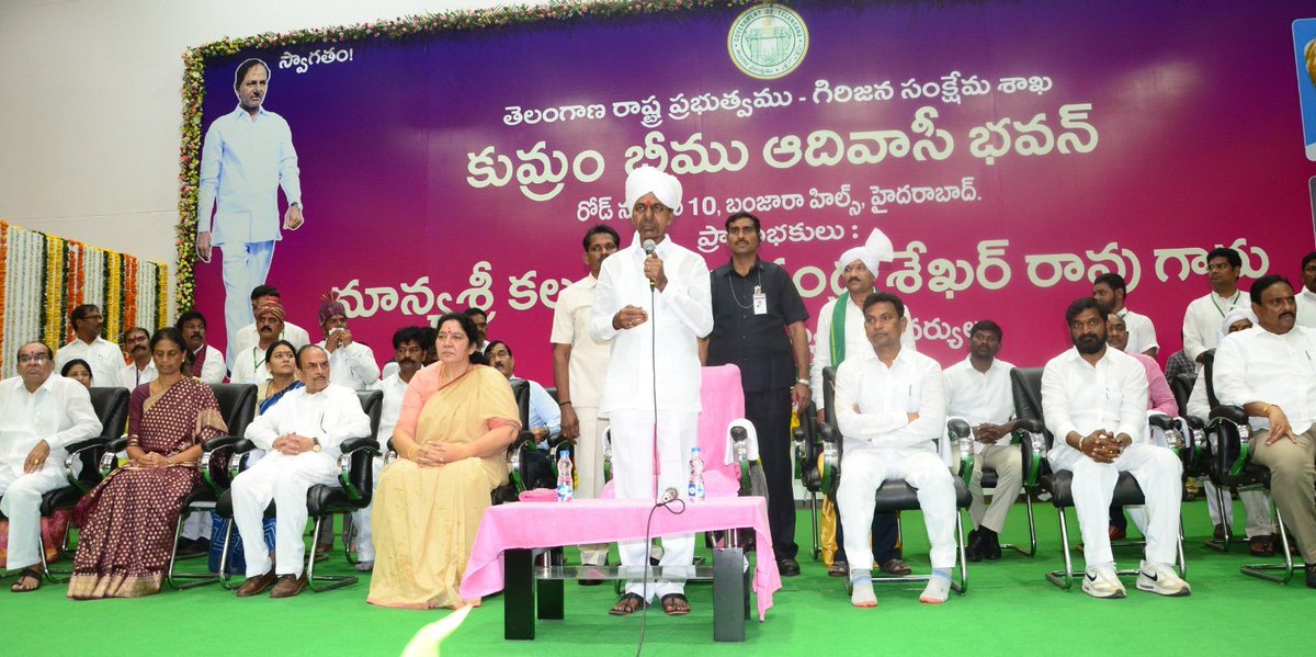 KTRBRS's tweet photo. గిరిజనులకు ఇచ్చిన మాటను నిలుపుకుంటూ.. కేసీఆర్ ప్రభుత్వం ఎస్టీ రిజర్వేషన్లను 6 శాతం నుండి 10 శాతానికి పెంచి నేటికి 4 ఏళ్ళు.

ఉత్త మాటలు కాదు… గట్టి చేతలతో ఎస్టీల అభ్యున్నతి కోసం చిత్తశుద్ధితో పనిచేసిన ఘనత బీఆర్ఎస్ ప్రభుత్వానికే దక్కుతుంది:

➡️ ఎస్టీ రిజర్వేషన్లను 6 శాతం నుండి 10 శాతానికి పెంచుతూ ఉత్తర్వులు ఇవ్వడం
➡️ తండాలను, గిరిజన గూడేలను గ్రామ పంచాయితీలు తీర్చిదిద్ది, స్వచ్ఛమైన మంచినీరు సరఫరా చేయడం
➡️ హైదరాబాద్ నడిబొడ్డున బంజారాహిల్స్‌లో సేవలాల్ బంజారా భవన్, కుమ్రం భీం ఆదివాసీ భవన్‌ల నిర్మాణం చేపట్టడం
➡️ ఆసిఫాబాద్ జిల్లాకు కుమ్రం భీం పేరు పెట్టడం
➡️ జోడేఘాట్‌లో సుందరమైన స్మృతి వనాన్ని ఏర్పాటు చేయడం
➡️ పోడు భూములకు పట్టాలు అందించడం

ఇలా గిరిజనుల అభివృద్ధికి కేసీఆర్ సర్కార్ ఎన్నో కార్యక్రమాలు చేపట్టింది.

అంతేకాదు.. ఎస్టీ విద్యార్థులు, యువత ఎదుగుదల మీద కేసీఆర్ గారు ప్రత్యేక శ్రద్ధ పెట్టారు:

➡️ సుమారు 100 కొత్త ఎస్టీ గురుకులాలు స్థాపించారు
➡️ ఆశ్రమ పాఠశాలలు, కాలేజీల సంఖ్య పెంచారు
➡️ యూనివర్సిటీల్లో గిరిజన హాస్టళ్లు నిర్మించారు
➡️ అంబేద్కర్ ఓవర్సీస్ స్కాలర్‌షిప్ అందించారు
➡️ సీఎంఎస్టీఈఐ స్కీం ద్వారా గిరిజన బిడ్డలను పారిశ్రామికవేత్తలుగా తీర్చిదిద్దారు.

ఎస్టీ రిజర్వేషన్లు పెంచిన ఈ శుభదినాన… గిరిజన బిడ్డలందరికీ శుభాకాంక్షలు.