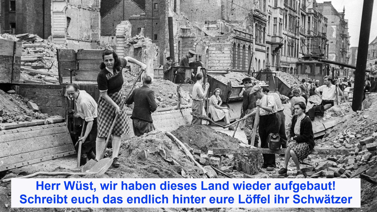 JoloLothar's tweet photo. @HendrikWuest Das ist ihr feuchter Traum für Deutschland, die Opposition eingesperrt und zerschlagen, ein autoritärer Staat mit ihnen als unumschränkter alleiniger Herrscher über das niedrige Volk. Ich glaube fast, dass ist der Faschismus. https://t.co/qhvLCQLbcW