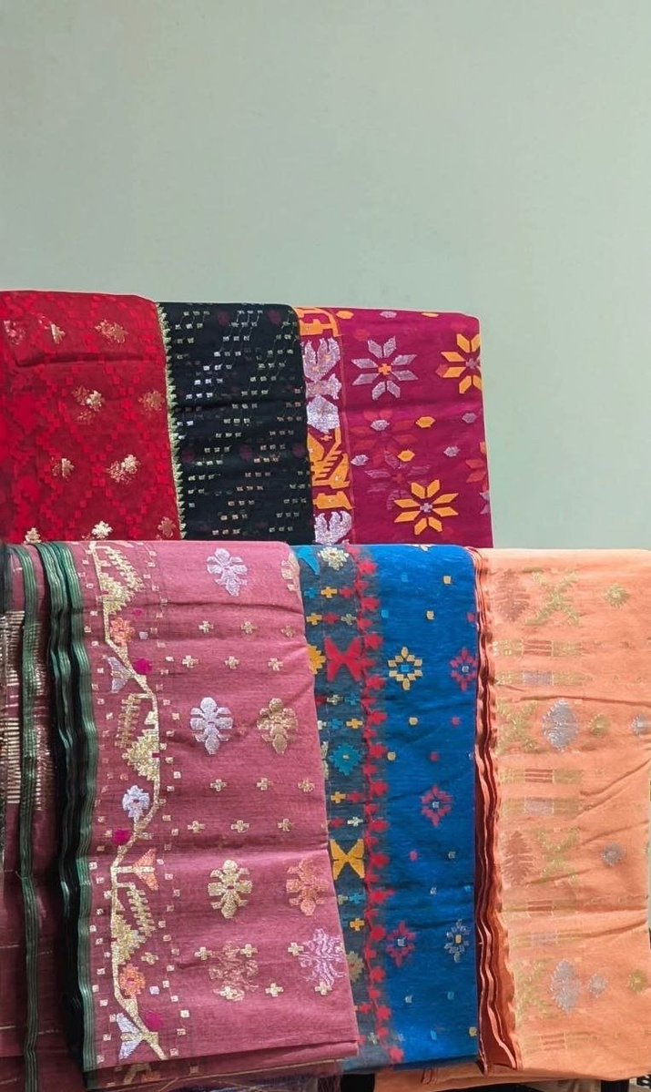 sunehrame's tweet photo. The urge to have a Jamdani saree corner in my closet🌺😍 https://t.co/ADuKgBSBfR