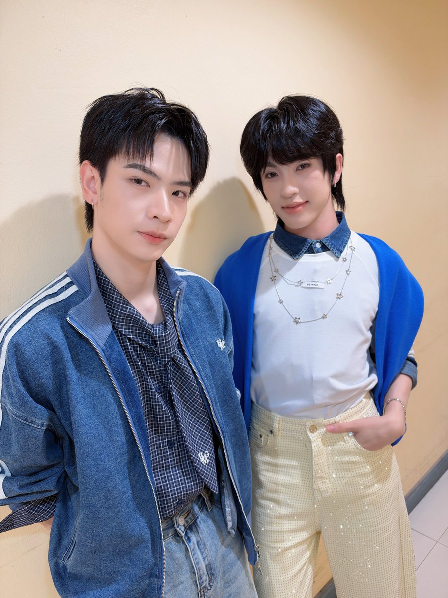 DomundiTV's tweet photo. พบกับ “ลาเต้” @latte_tnc เเละ “คิม” @Kkim_pongsaton ได้ในงาน ROBINSON SUPER JEANS WEEK 2026 “คลับของคนรักยีนส์” ✨

#RobinsonSuperJeansWeekXLatteKim https://t.co/McqDeFf3pN