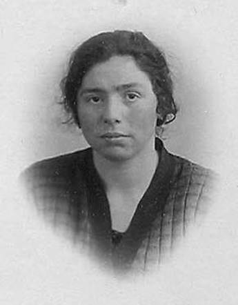 AuschwitzMuseum's tweet photo. 30 September 1900 | A Dutch Jewish woman, Sipora Porcelijn-Morpurgo, was born in Amsterdam.

In November 1942 she was deported to #Auschwitz. She did not survive.
---

A short video about the history of Auschwitz: https://t.co/oPWNingTO6 https://t.co/LmSQFFCAS5