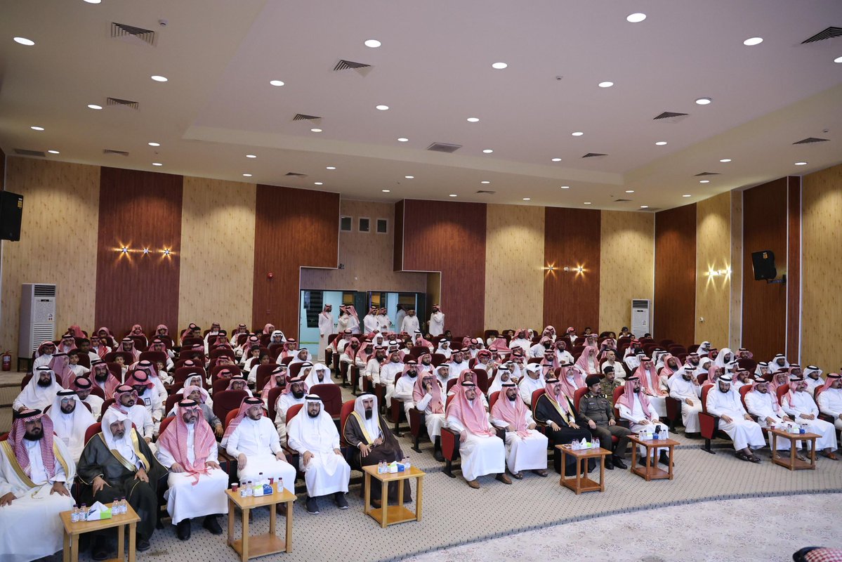 TRAORGSA's tweet photo. || حفل تراتيل 

برعاية سعادة محافظ #رجال_ألمع أ.الحسن عبدالخالق الحفظي، وحضور مديري الإدارات الحكومية، ومشائخ القبائل؛ أقامت #جمعية_تراتيل حفل ختام برامجها للعام ١٤٤٧هـ، احتفت بالحفّاظ، ، وكرّمت الطلاب والمعلمين المميزين، شمل الحفل فقراتٍ متنوعة، وقراءاتٍ مميزة لطلاب الجمعيّة. https://t.co/tVAQ6UTSpH