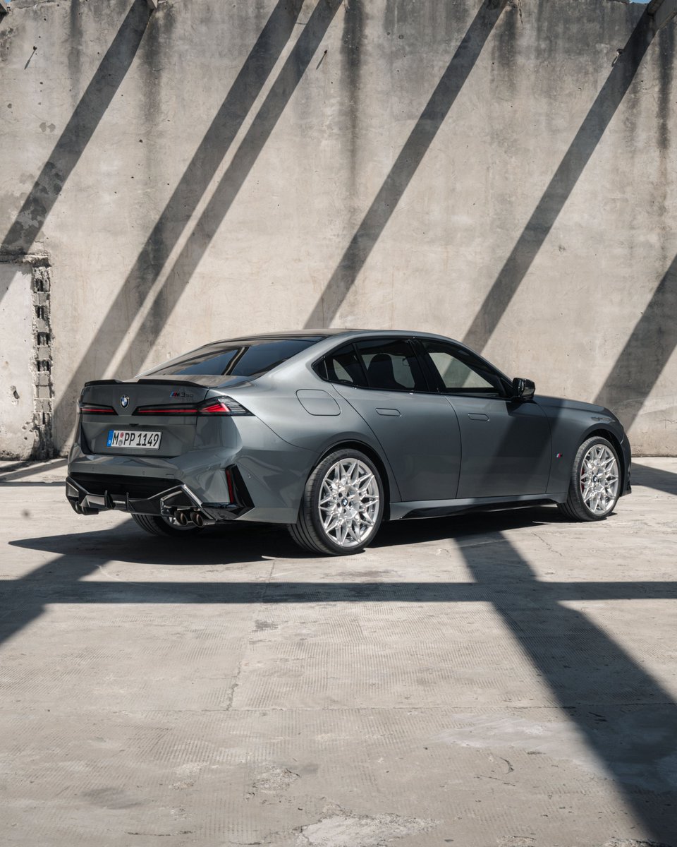 Zero2Turbo's tweet photo. M Performance Parts on the new BMW M350 and i3 M60 look 🔥 https://t.co/yeSxdTUZ4T