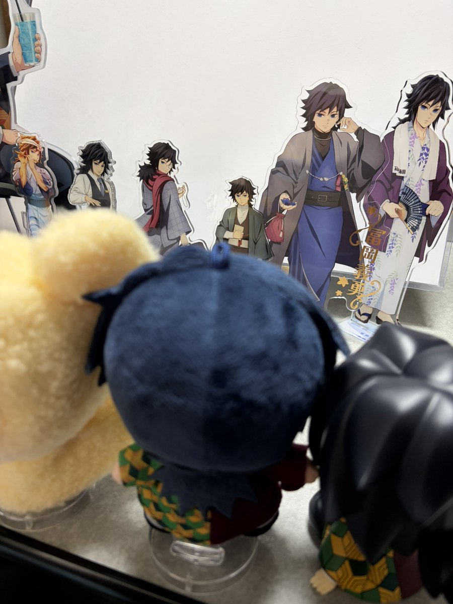 tearspolaris's tweet photo. 🍽️一緒に連れていくぎゆうさんオーディション中、何かの気配を感じた…
減らすどころか増えてる〜🤣
(注:これでも頑張って減らしてる) https://t.co/YLsC9hGJjC