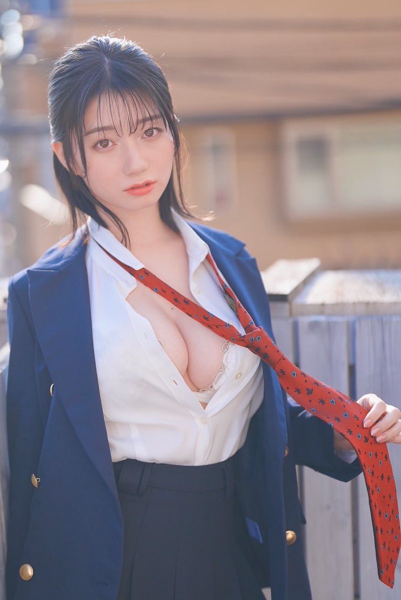 PZbufTj7fxqk's tweet photo. 瀬戸環奈ちゃん、実に色っぽい
#瀬戸環奈 https://t.co/E9vmJ75UEz