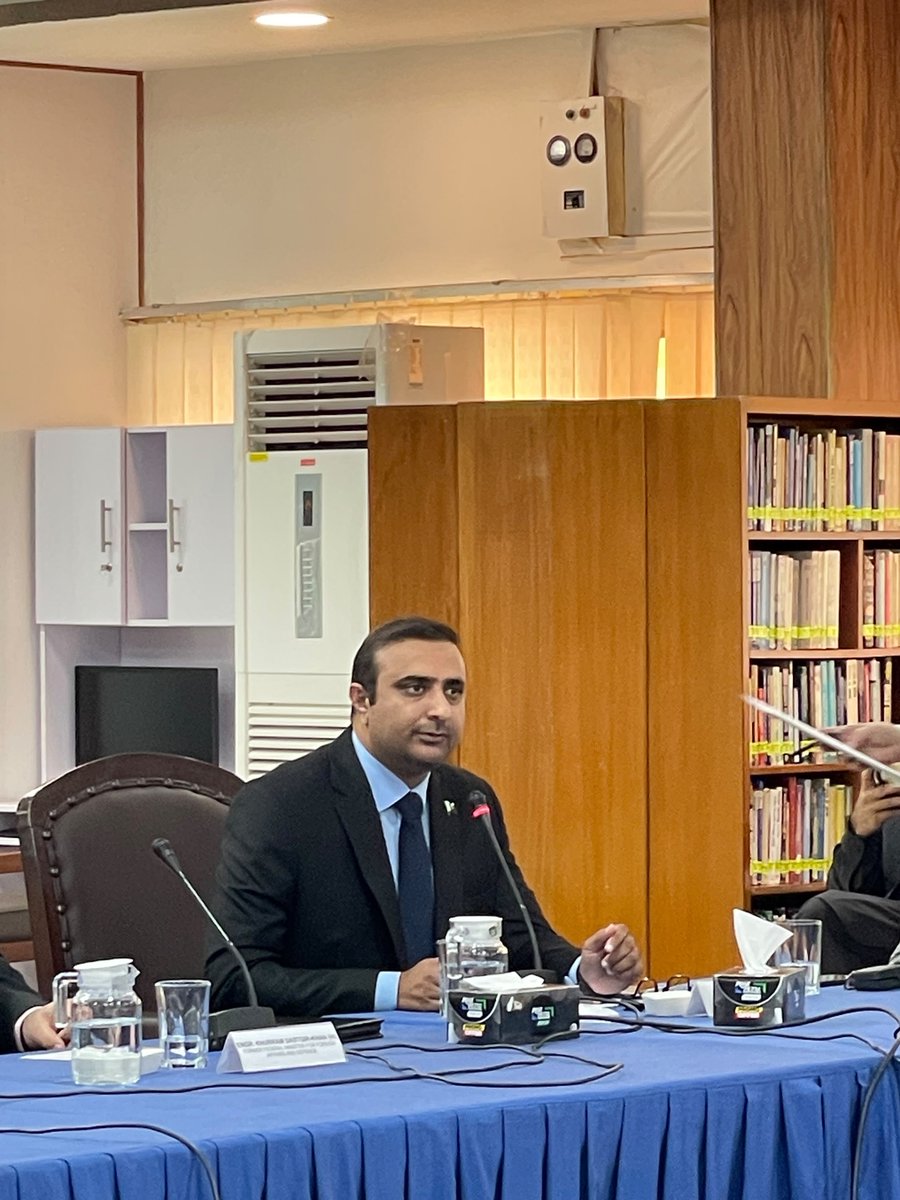 isc_issi's tweet photo. Dr Khurram Abbas, Director ISC-ISSI, called for greater public awareness of IWT suspension, clear thresholds in Pakistan’s national security policy, and strategic preparedness. He also stressed reviewing bilateral commitments if treaty violations continue. #ISC #ISSI #IWT https://t.co/eoIIlzH0P4