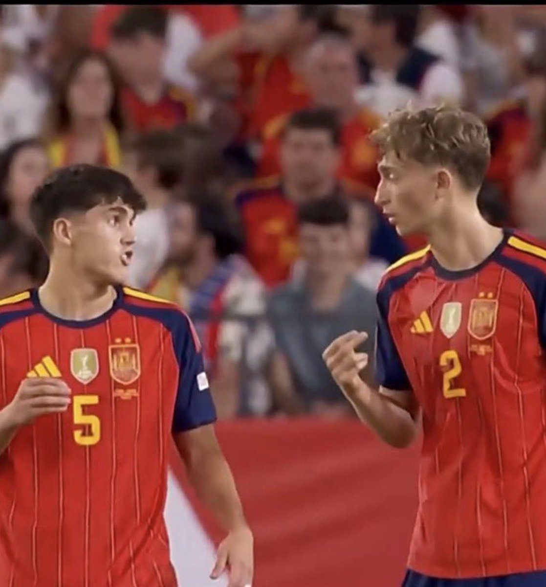 tomisinfcb's tweet photo. 🚨Pau Cubarsí on his conversation with Dean Huijsen after Croatia made it 1–1:

“Honestly, there was a little misunderstanding after they scored.

Dean came to me and said that I was responsible for the mistake, but I knew what had happened, so I explained it to him.

I told him, ‘Dean, look at the situation again. You were supposed to stay with your man there. I had to move across, and that’s why the space opened up.’

At first, he was frustrated, but then he thought about it and realised I was right.

He came back to me and said, ‘You’re right, Pau. I’m sorry for blaming you.’

I told him, ‘Don’t worry, it’s football. Let’s focus on the game.’

When you concede, emotions are high and sometimes you react without thinking. The important thing is that Dean accepted it, apologised, and we moved on.

As defenders, we have to communicate and be honest with each other. We understood what went wrong and focused on making sure it didn’t happen again.”