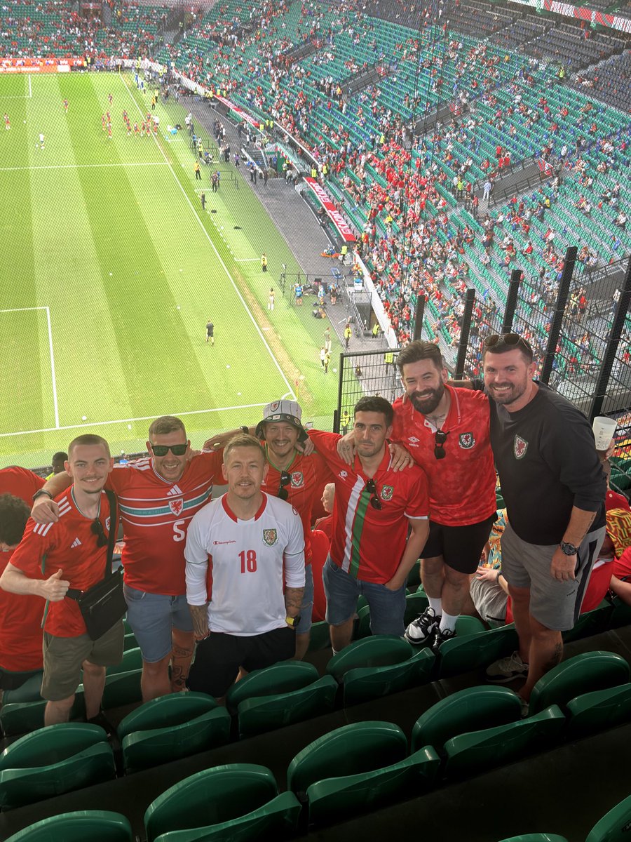 AlexGumbo85's tweet photo. There is no better feeling than being on a #walesaway trip https://t.co/TRghCDykK8