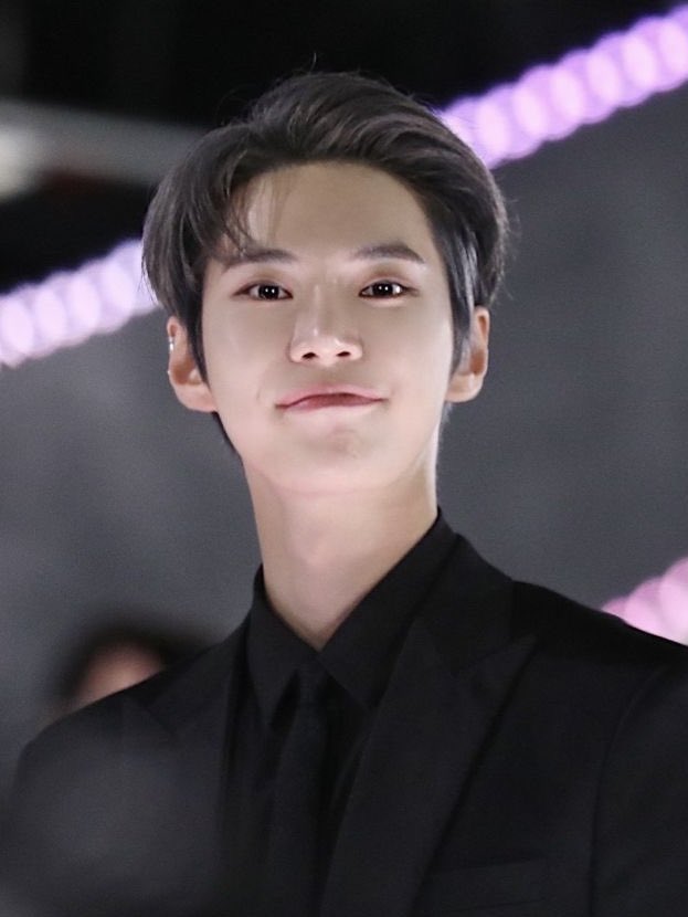 kimdiidy's tweet photo. ⠀ ⠀ ⠀ ⠀ (ᓀ  ̫ ᓂ) ⠀ ⠀ ⠀                     ⠀ (ᓀ  ̫ <) https://t.co/eGrLjDTLJf