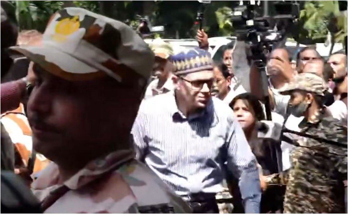 KNSKashmir's tweet photo. Delhi: Jammu and Kashmir CM @OmarAbdullah arrives at Constitution Club of India to attend INDIA Bloc meeting.

@CM_JnK