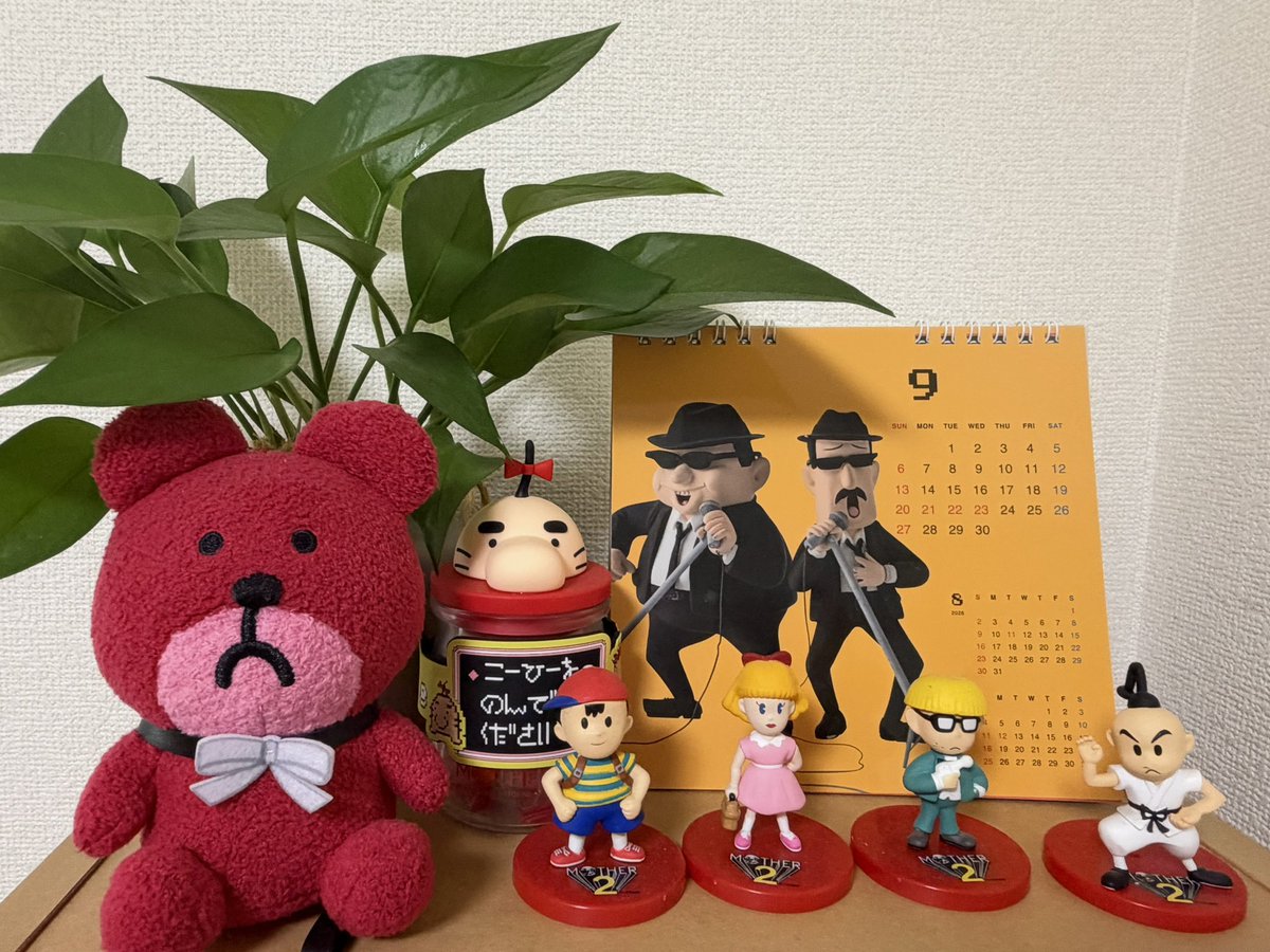 BAO_to_BAO's tweet photo. 9月が終わって寂しいのが、トンズラブラザーズをめくらないといけないこと！
来年の卓上カレンダーは、一面しかないから、見納めなんだよなー💦
#MOTHER2 #トンズラブラザーズ　#runawayfive https://t.co/DH013s7Z1m