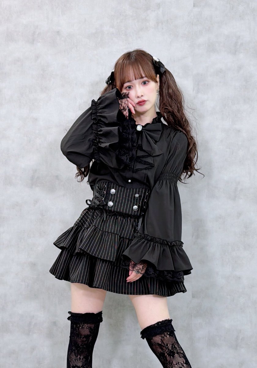 Mayukawaiidoll's tweet photo. 明日から発売開始のマジョレッティさんの姫袖ブラウスがかわいすぎる〜〜✞꒰ঌ🖤໒꒱✞ https://t.co/yNUP6VXAjg