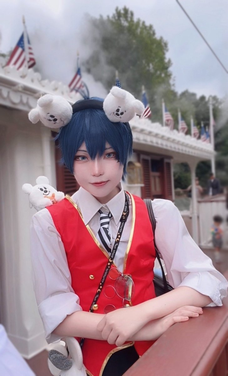 wq0vsp's tweet photo. ♥️くんに撮ってもらったお気に入りphoto✌🏻‼️
※手袋無し
#Dハロ仮装2026 #Dハロツイステ https://t.co/D9f7t6ibaW