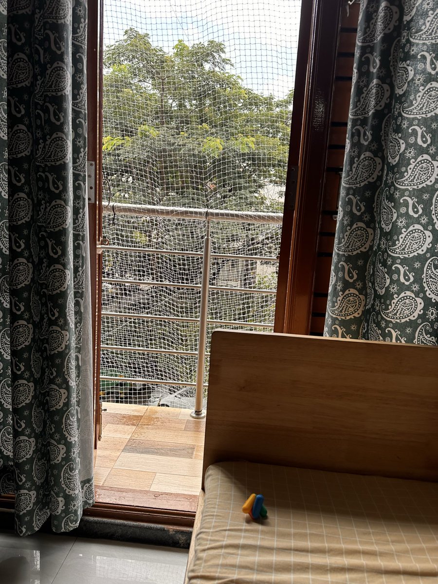 knowShubhangi's tweet photo. Bangaloreee what is this constant switch between 0 and 1000 brightness 

Fan on-off karke thak gyi hoon 😂 https://t.co/wR0EVbGCrJ