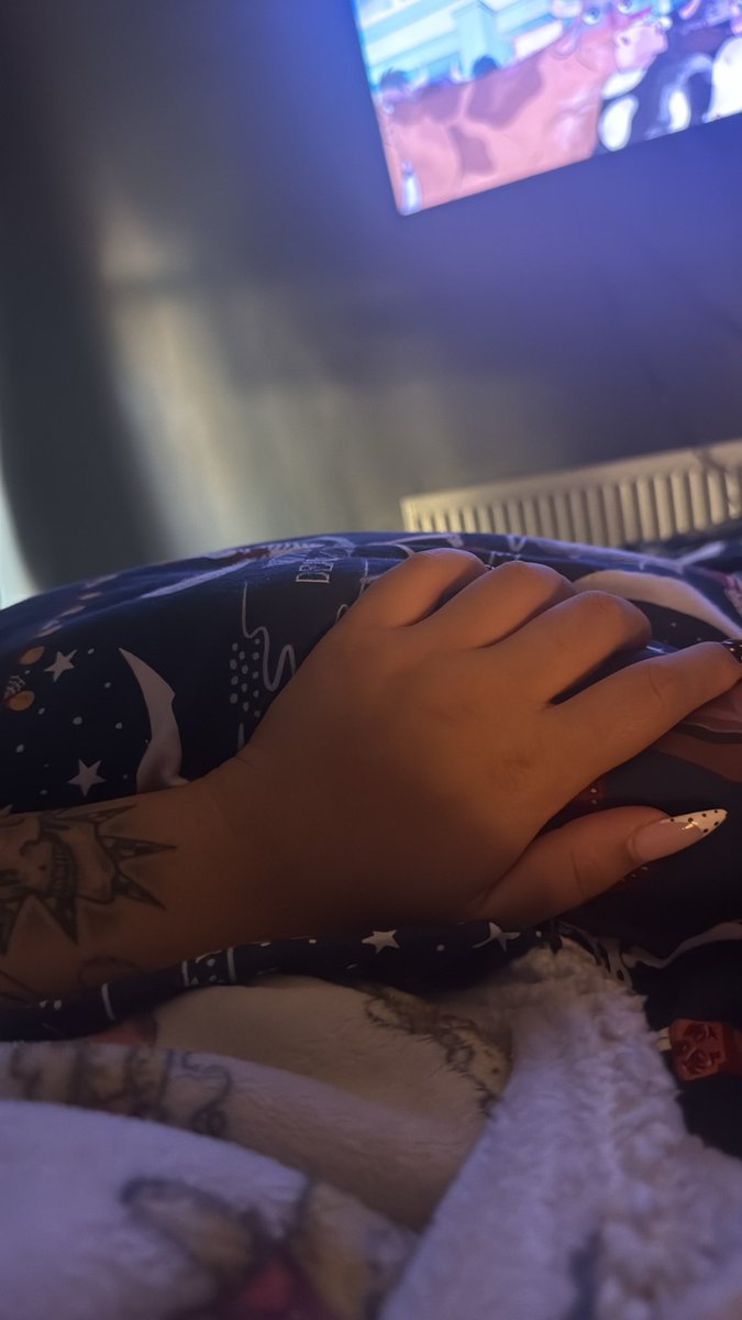 toxictiptoe's tweet photo. which one of u losers is going to treat goddess to breakfast in bed on her day off? #findom #dom #paypig #sugarbaby #soles #fetish https://t.co/LZtwehUTir