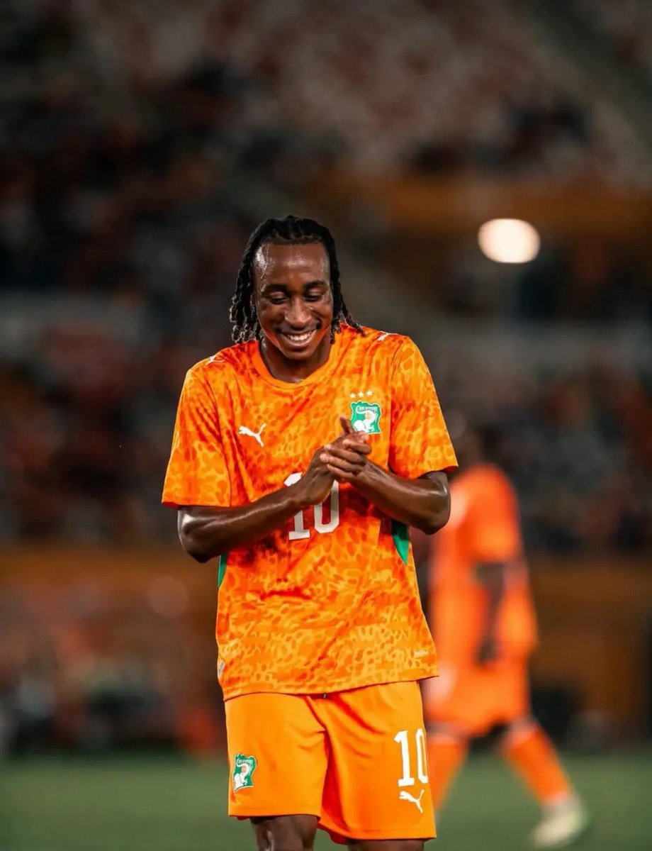 Krm225foot's tweet photo. La vérité c'est qu'il a tellement un potentiel de ouf que meme sa bonne perf hier et contre le Ghana on va le transformer en match mid🇨🇮☝🏿

Pour YAN DIOMANDE on élève trop le taux d'exigence sinon c'est clairement le plus dangereux quand il a le ballon🤷🏿🇨🇮 https://t.co/ZVaQenShXU