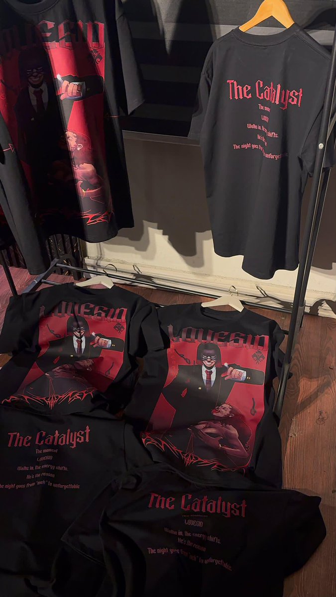 Skinnyyyyi's tweet photo. Merch tees design and print for @iamlovesid done x delivered ✔️ 
#art #design https://t.co/pAoD8s52H9