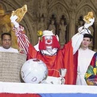 LocoEngineer2's tweet photo. @napleszionist @JCRyle Every time I think of Leo X, I think of his successors and the clown 🤡 mass. https://t.co/vzRBpQSMZX