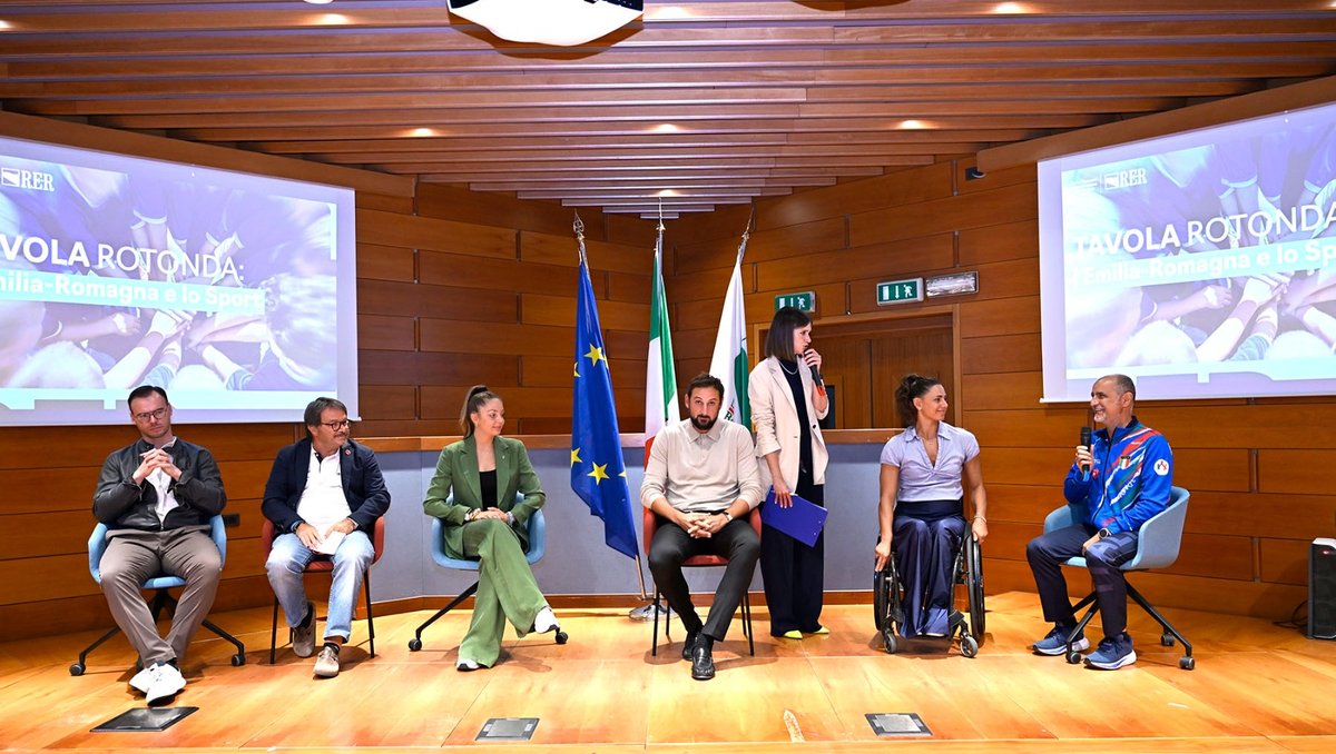 RegioneER's tweet photo. Emilia-Romagna campo centrale: è candidata a #Regione europea dello #Sport 2029.  La #notizia 👉  https://t.co/9U1QZuYZEn https://t.co/whknwXymoh
