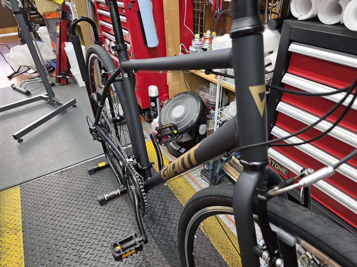 3196kintarou's tweet photo. ご注文頂きました
2027年モデル ESCAPE X3 マットブラック 500mm(M)
が入荷し組み上がりました。
あとでご連絡させて頂きます。
この度はご注文頂きありがとうございました。
#サイクルショップ金太郎
#GIANT
#ジャイアント
#ESCAPEX3
#堺 https://t.co/yofoxZOckI