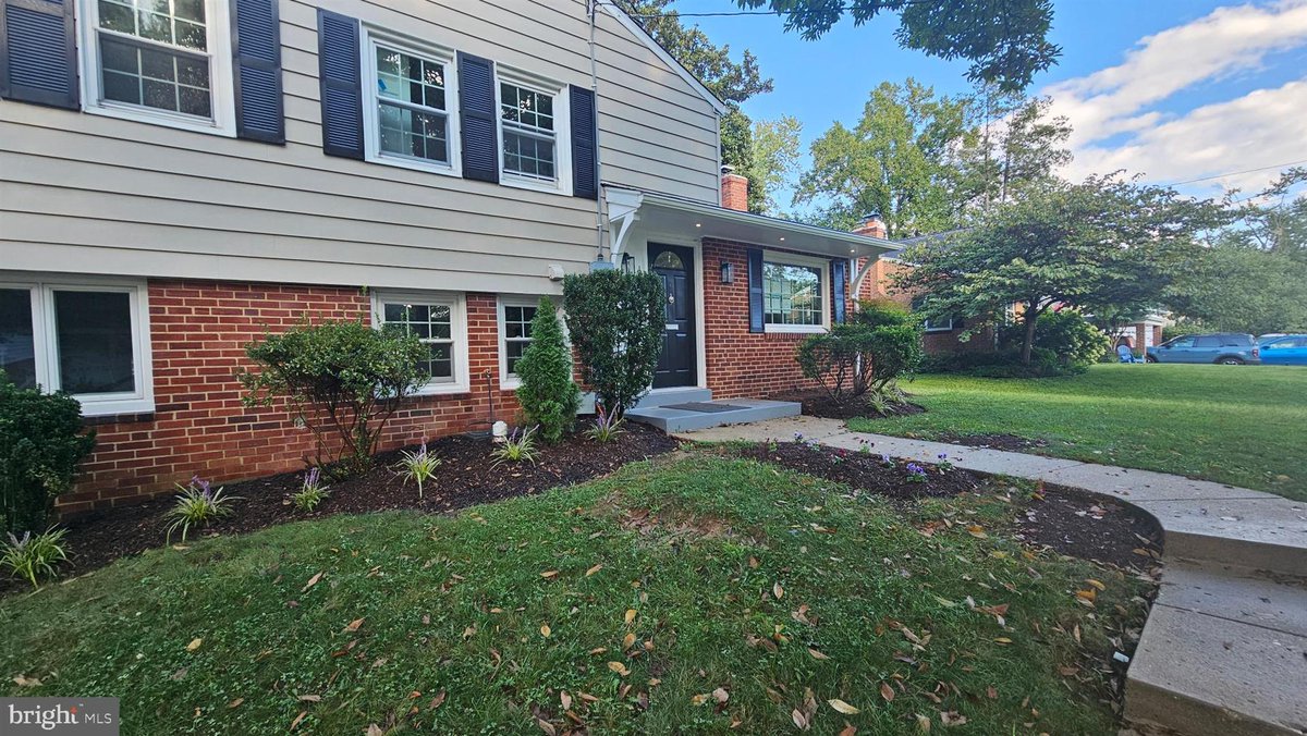 Robythompson5's tweet photo. Dream home! This 4 bed, 3.50 bath home has everything you're looking for. #Alexandria #RealEstate

Work with the best! https://t.co/XndocUncgq