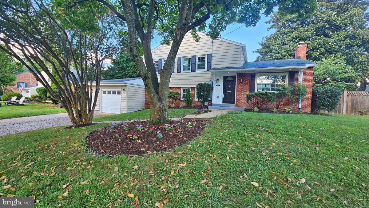 Robythompson5's tweet photo. Dream home! This 4 bed, 3.50 bath home has everything you're looking for. #Alexandria #RealEstate

Work with the best! https://t.co/XndocUncgq