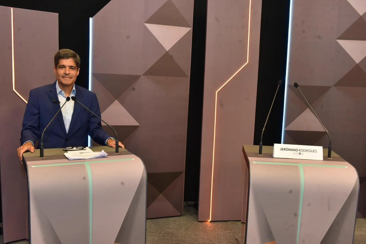 exame on X: "Último debate da Bahia vira sabatina com ACM Neto após  ausência de candidatos https://t.co/ZvS2SUevex" / X