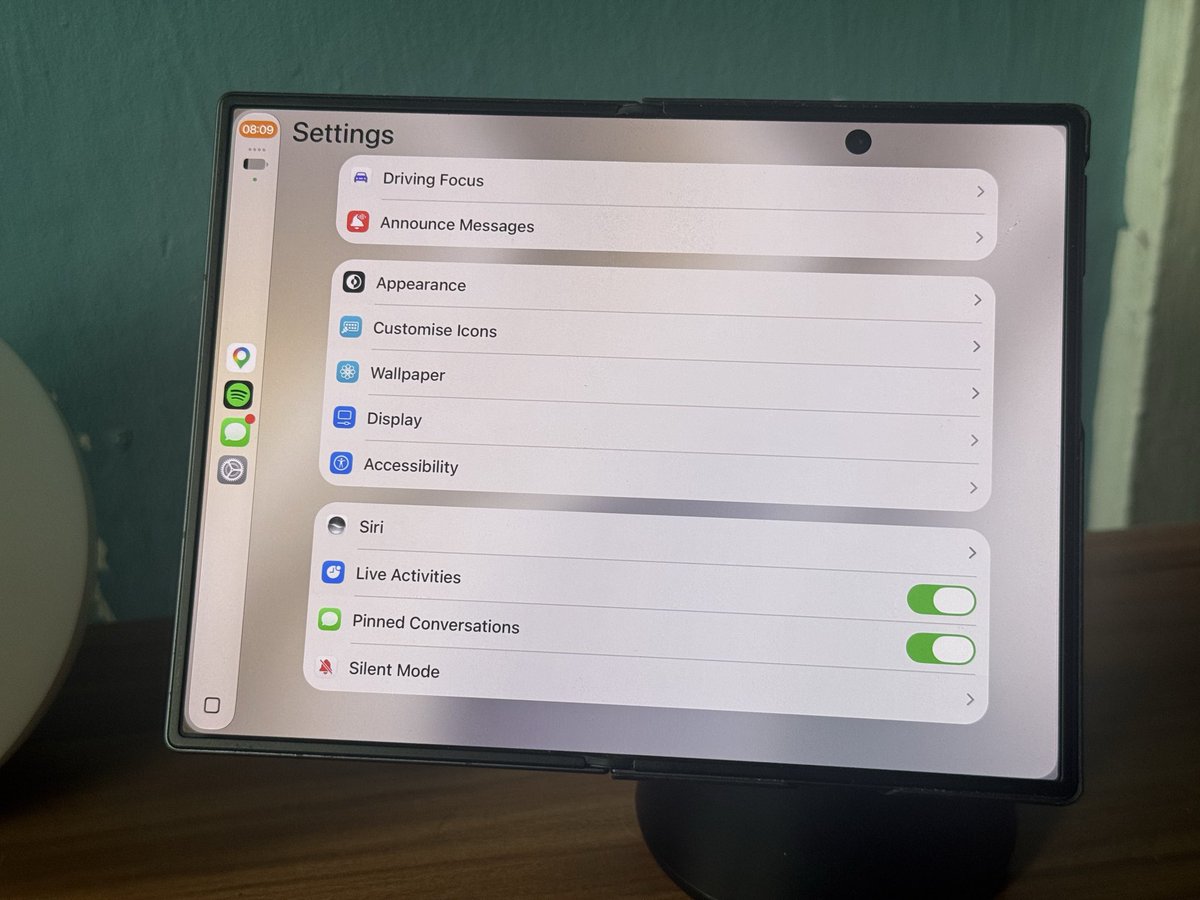 thatjoshguy's tweet photo. This shit is nuts. Apple CarPlay on the Z Fold 8. Ngl it’s pretty nice. https://t.co/B3531LNS5G