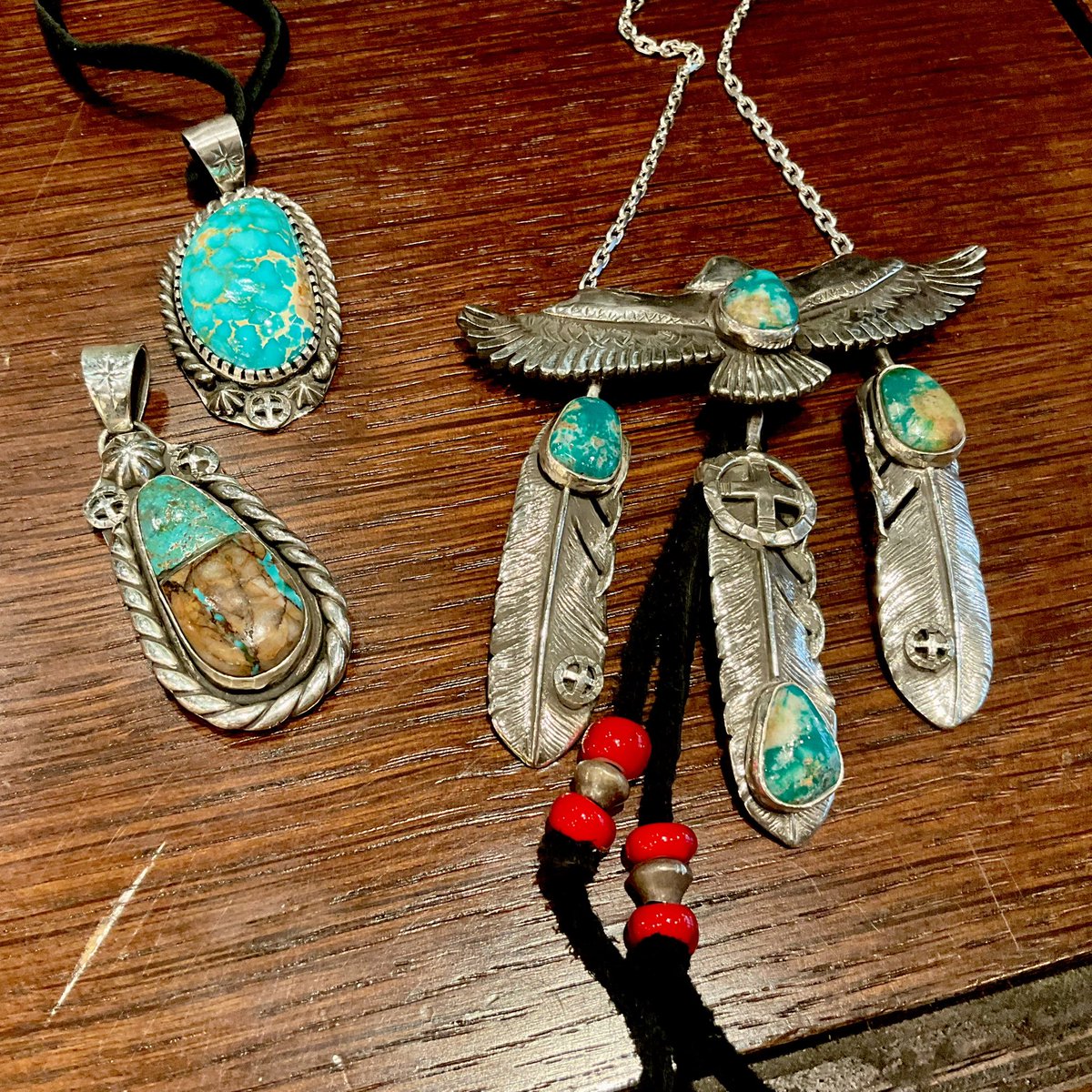 firstorderjewel's tweet photo. WHEEL WORKS
ホイールワークス
ターコイズジュエリー &ハンドメイドナイフビルダー
#ランダーブルー #LanderBlue
#turquoisejewelry #インディアンジュエリー #silverjewelry #jewelrymaker #turquoise #japanese
#turquoiselovers #turquoiselove #silversmith #bohemian #bohemianjewelry #jewelry #motorcycle #biker #touring #indianstyle
#turquoisecollector #feather #gold #22k #goldfeather #feathers #goldjewelry #22kgold #18Kgold #18K
#金 #goldring
FirstOrderJewelry
ファーストオーダージュエリー代官山
〒150-0033
東京都渋谷区猿楽町22−6カーサ・ローサD
firstorderjewelry@gmail.com