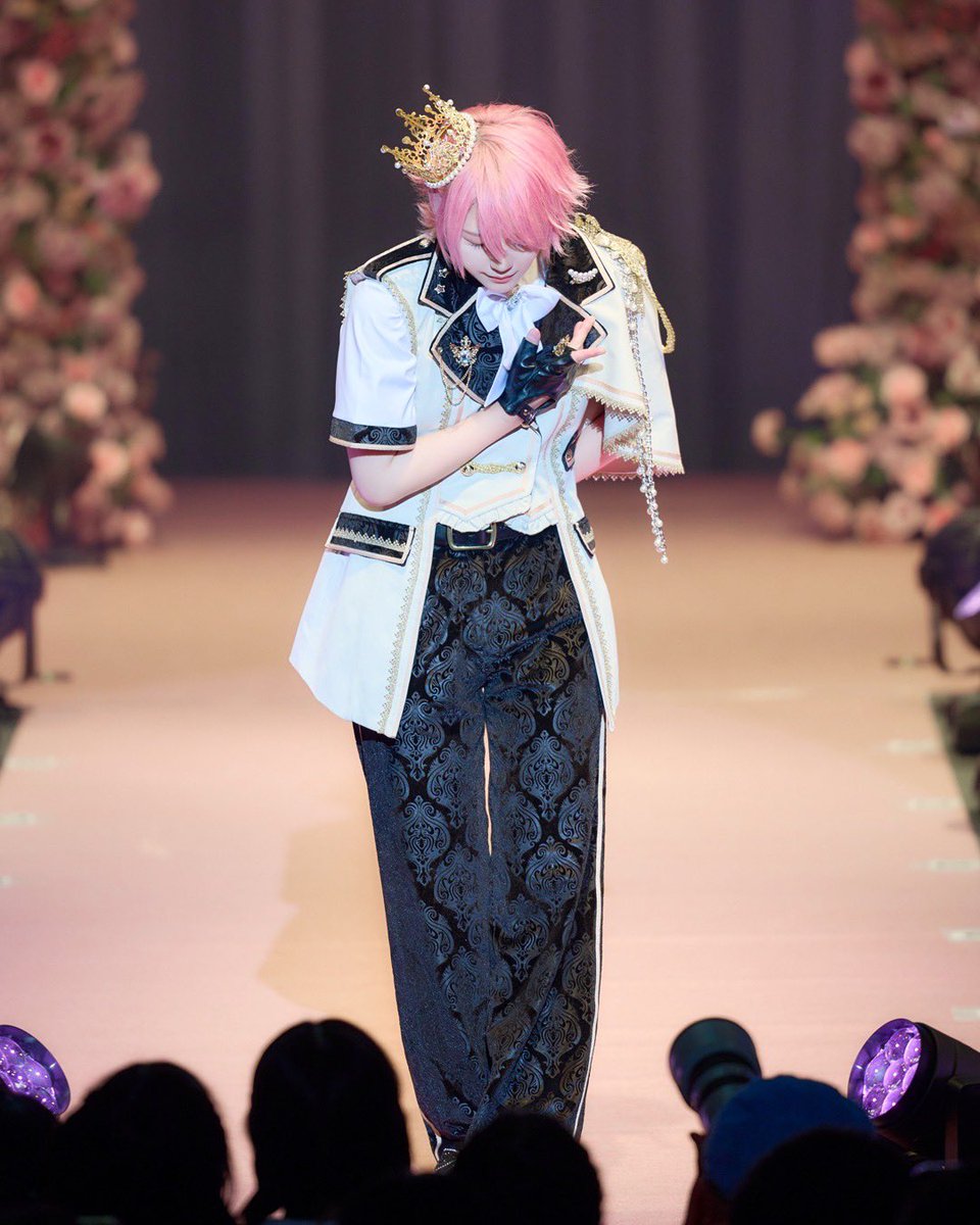 _malymoon's tweet photo. Malymoon初の単独ファッションショー🌙
Halloween Fashion Show 2026
Produced by PECHE🍑

Model｜AVAM 桔梗花香

ファッションショー限定 ハロウィン衣装

#malymoon #マリームーンHFS2026 https://t.co/Dvpb9WR4Cd