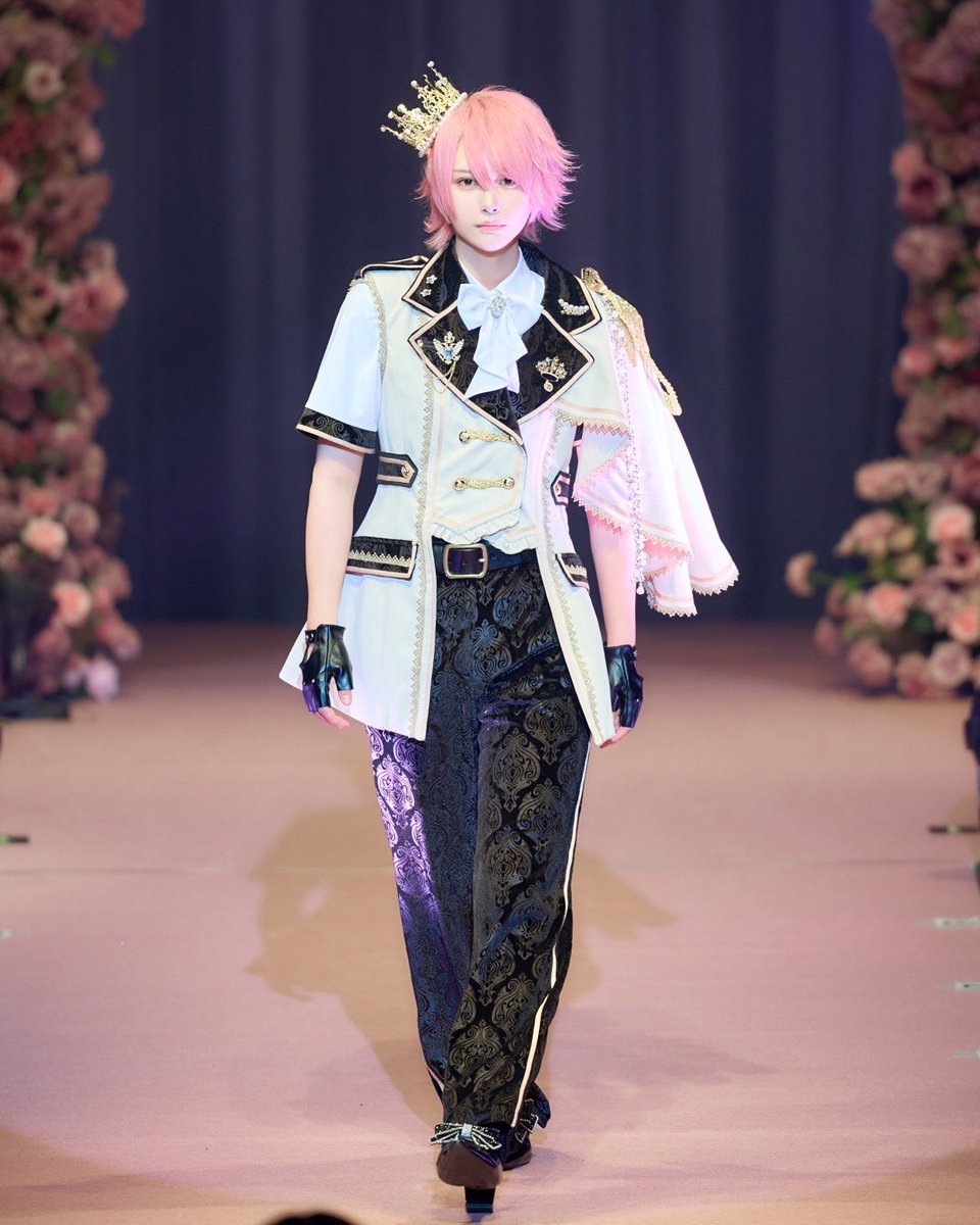_malymoon's tweet photo. Malymoon初の単独ファッションショー🌙
Halloween Fashion Show 2026
Produced by PECHE🍑

Model｜AVAM 桔梗花香

ファッションショー限定 ハロウィン衣装

#malymoon #マリームーンHFS2026 https://t.co/Dvpb9WR4Cd