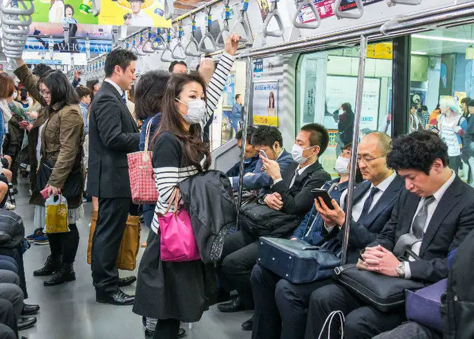 BonsaiPrism's tweet photo. 🌸JP Longevity Tip:  Long before COVID, many adults in Japan regularly wear facial masks. Westerners just don't understand. Our reasons include: sanitary hygiene, urban pollution, cleanliness consideration for others, and politeness. It's about reducing your "microbial load"🦠😷 https://t.co/UVkavnZnzz