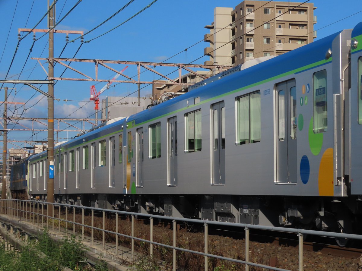 Nyamasuzuka9000's tweet photo. 9/30
JR貨物EF210形EF210-357+東武80050型81555F 9866レ 西浜松行(→8860レ)

本日は···
近畿車輛から出場した東武80000系80050型の81555Fの甲種輸送を高槻·芥川橋梁で狙って来ました！✨

今年度導入される5編成のうち1本目となる今回は1編成4両のみで出た様です。ちな現地を16:07に通過しました。 https://t.co/SH5Ab2nDKO