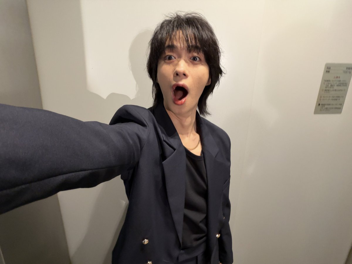 abcz_official's tweet photo. とうとう来たなこの時が！A.B.C-Zの10枚目！LOVEのぜんぶのっけです！
ぜひよろしくお願いいたします！
戸塚祥太

#ABCZ_三茶のシスター
#ABCZ_10thAL
#ABCZ https://t.co/AMM2ha5zzJ