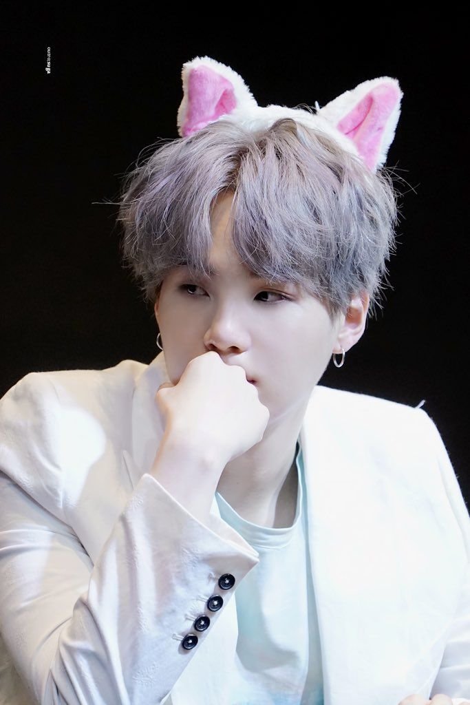 alwaysot7y's tweet photo. n년후엔 무한 고양이 모에화 당하는거 구라같다 https://t.co/jrwv3tu7YF