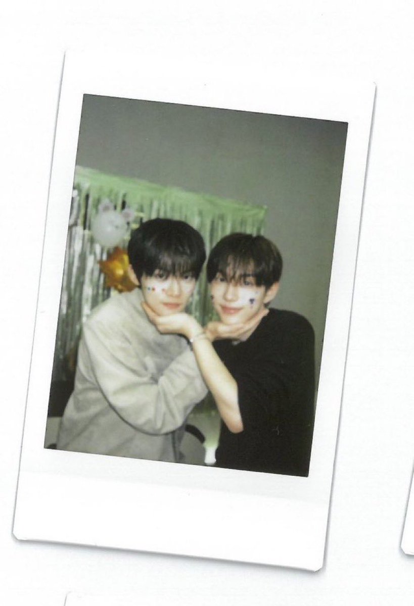 ioooiuu's tweet photo. 가장 좋앗던장면은 당연히
내배민즈맏막즈(구)룸메즈가
서로볼찌빵폴라찍는장면입니다………

내가어떻게안가질수잇을까
제발저요제가아니묜안돼요
🙏🙏🙏🙏🐹🐈‍⬛

#CLOSEYOUREYES #클로즈유어아이즈 #SEOKYOUNGBAE #서경배 #기쁘다_걍배_탄생일이다 https://t.co/yw9ua1e3pm