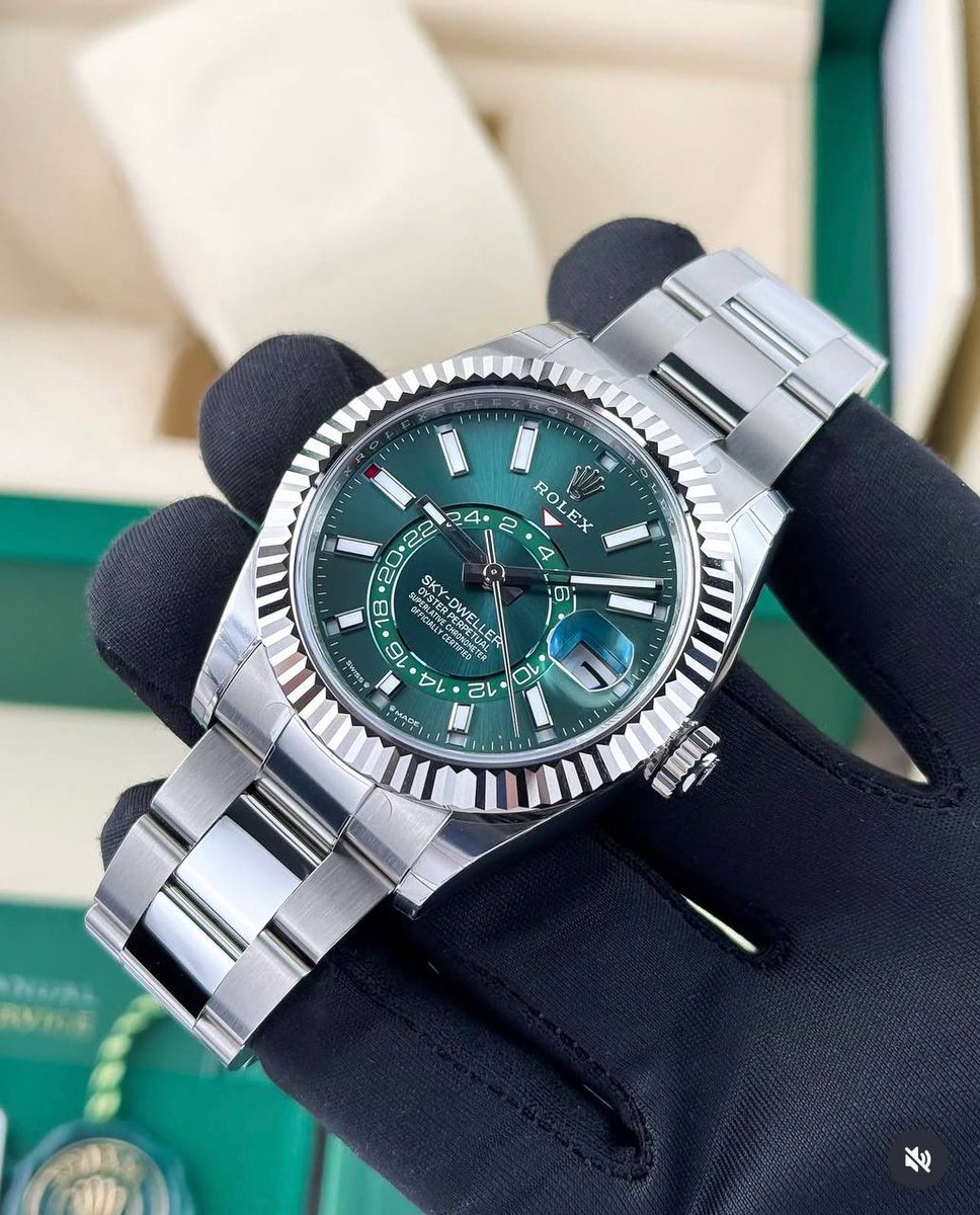 ModeMen10's tweet photo. High Quality luxury Rolex Sky-Dweller watch
🏷️ 185k

Lagos, Nigeria 
https://t.co/4YapMGRIyJ https://t.co/nB5FFVYBlw