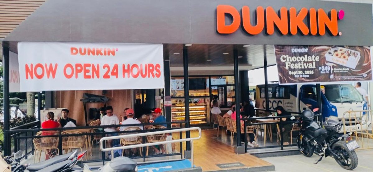 CityMallPh's tweet photo. Your favorite Dunkin shop is now open 24 hours at CityMall Parola Iloilo City😄🍩❤️

#CityMallPH #Dunkin #IloiloCity https://t.co/SL9aypzuEZ